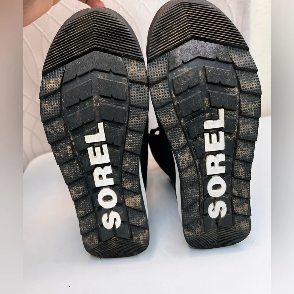 Sorel Whitney II Short Lace Boots Boys  Shoes Size 5 Snow Winter